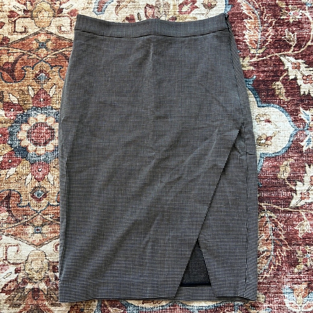 Banana republic black white cream faux wrap pencil skirt size 4